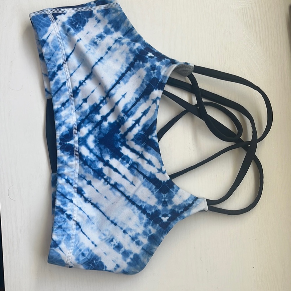 Born primitive sports bra.